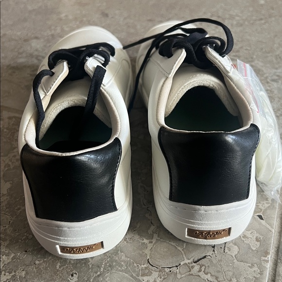 Dr. Scholl's Time Off Sneaker Sneakers in White/Black, Size 9.5, New in Box - Picture 7 of 11